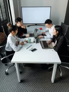 10 Reasons Why You Should Hire a Professional Translation Agency